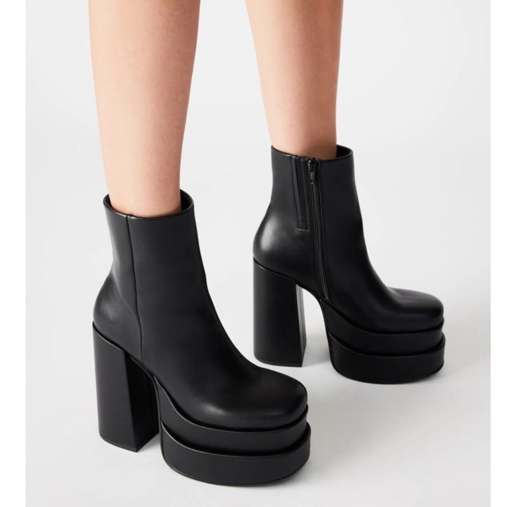 New Steve Madden Black Genuine Leather Cobra Platform Bootie